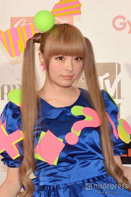 芸能人のツインテールを貼るトピ