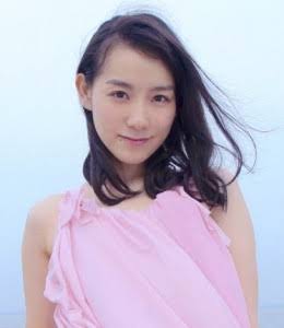 ピンクが似合う女性の特徴