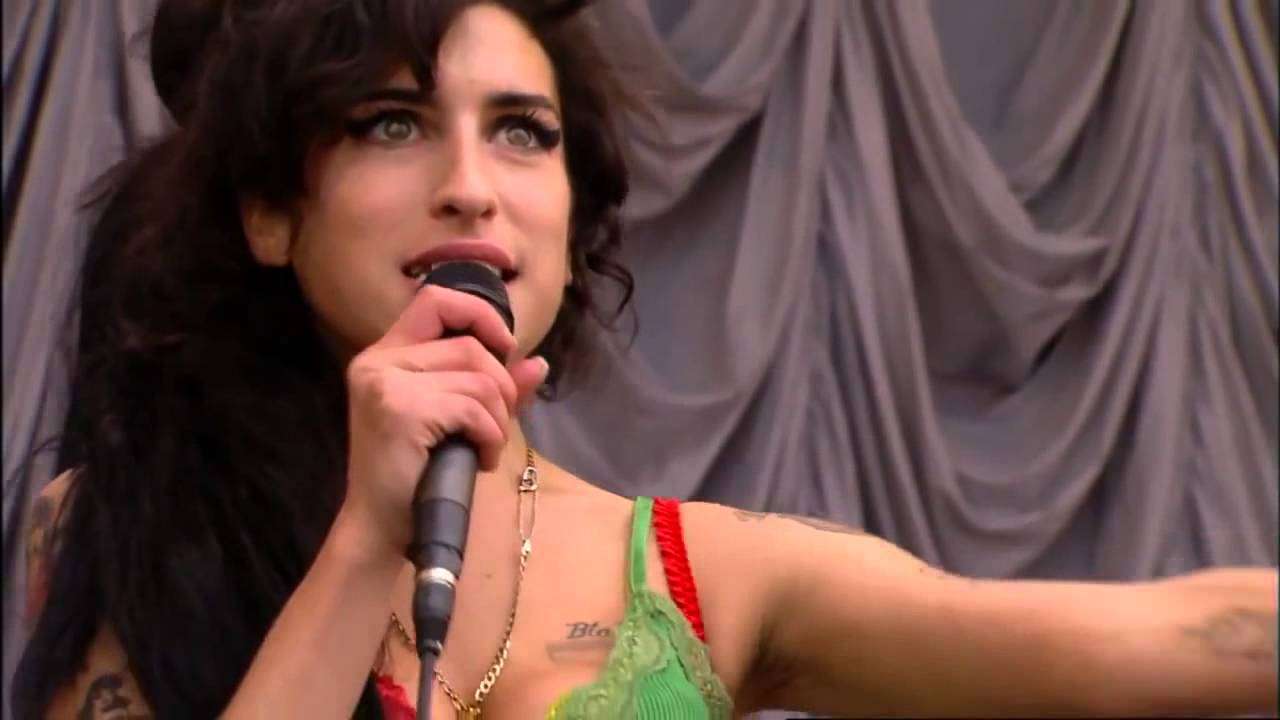 Amy Winehouse at Glastonbury 22.06.2007 [Day] - YouTube
