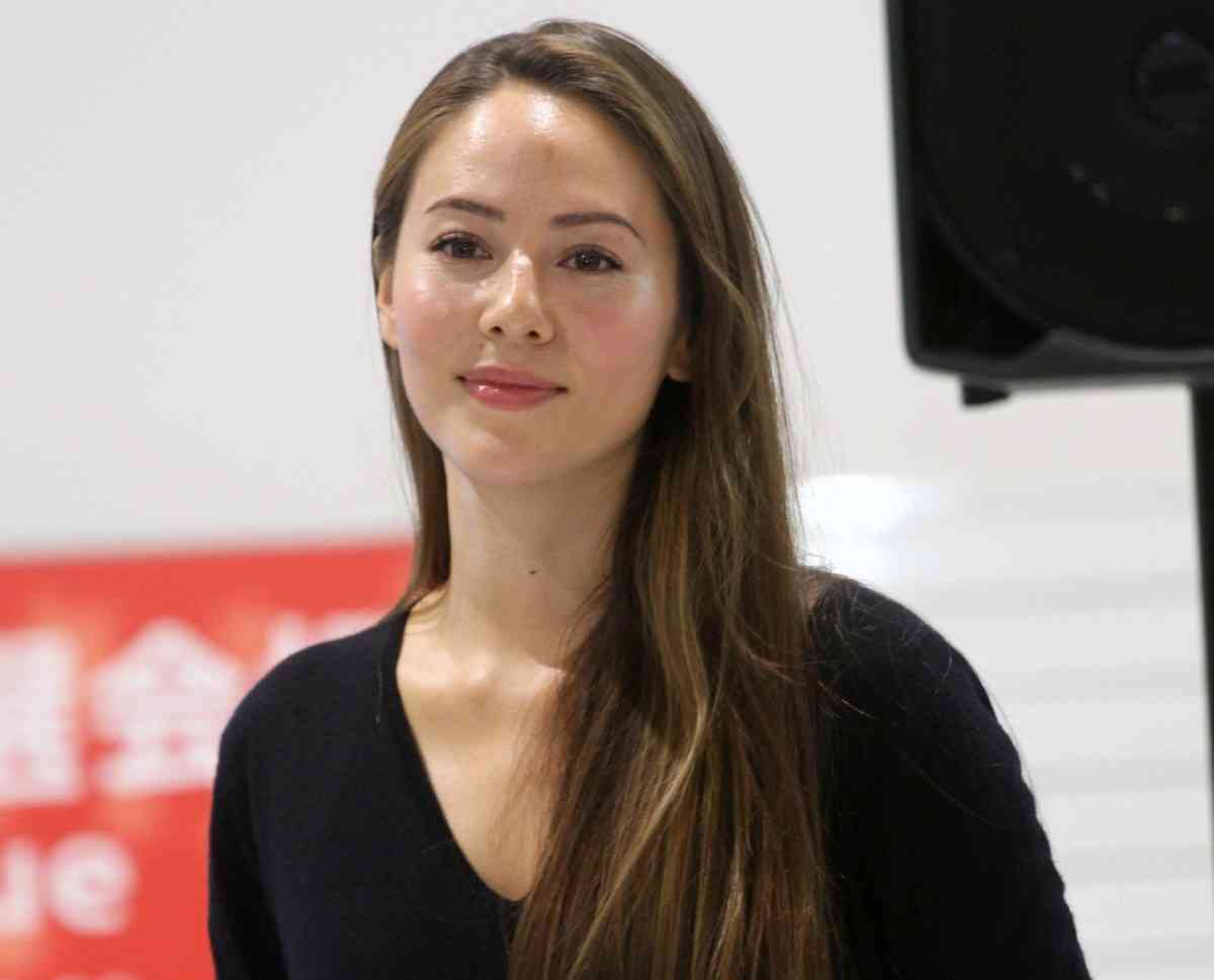 道端ジェシカの母が美人すぎ！「本当に綺麗」「そっくり」 - シネマトゥデイ