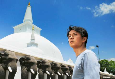 ＜福山雅治＞渋谷で「こんな擬態がしたい」　珍昆虫が登場「ホットスポット 最後の楽園 season2」 （まんたんウェブ） - Yahoo!ニュース