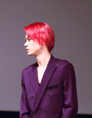 喉仏が好きな人