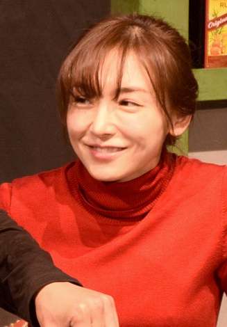 加護亜依、女優業に気合十分 初舞台でヒロイン役