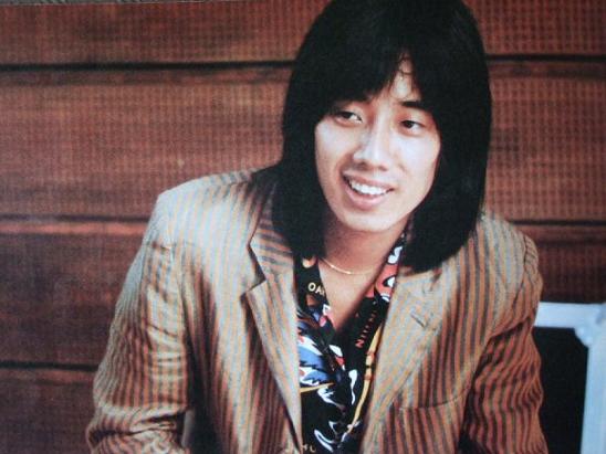 初期の頃のアーティスト画像を貼るトピ