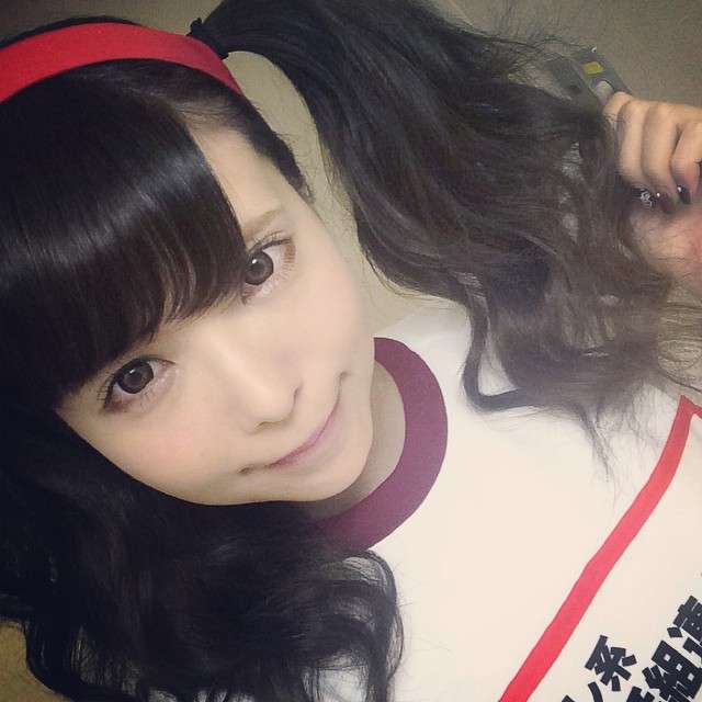 芸能人のツインテールを貼るトピ
