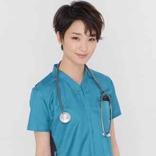 剛力彩芽が初の母親&医師役、いじめられるシーンもドM根性で「大丈夫です」 | マイナビニュース