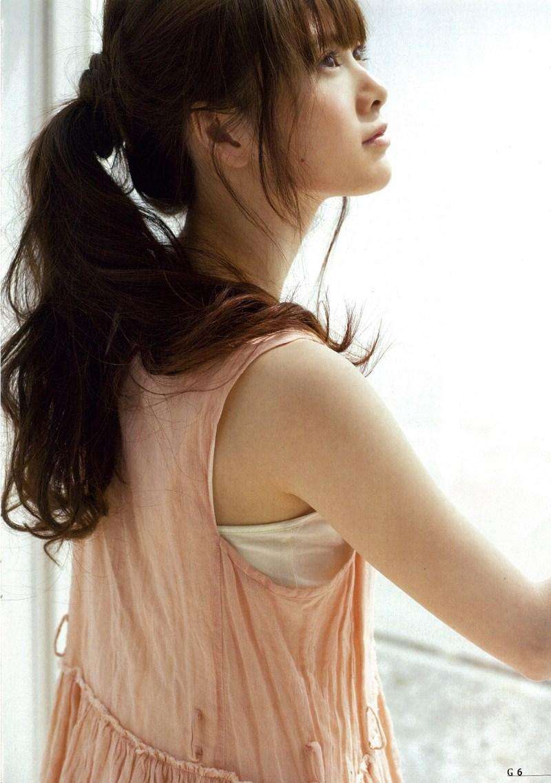 有名人のポニーテール画像を貼るトピ