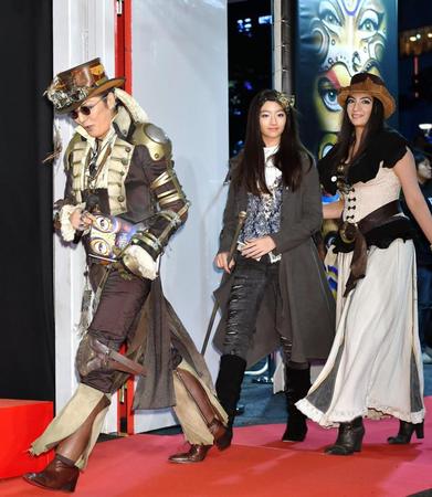 石井竜也 妻子と親子3ショットを披露
