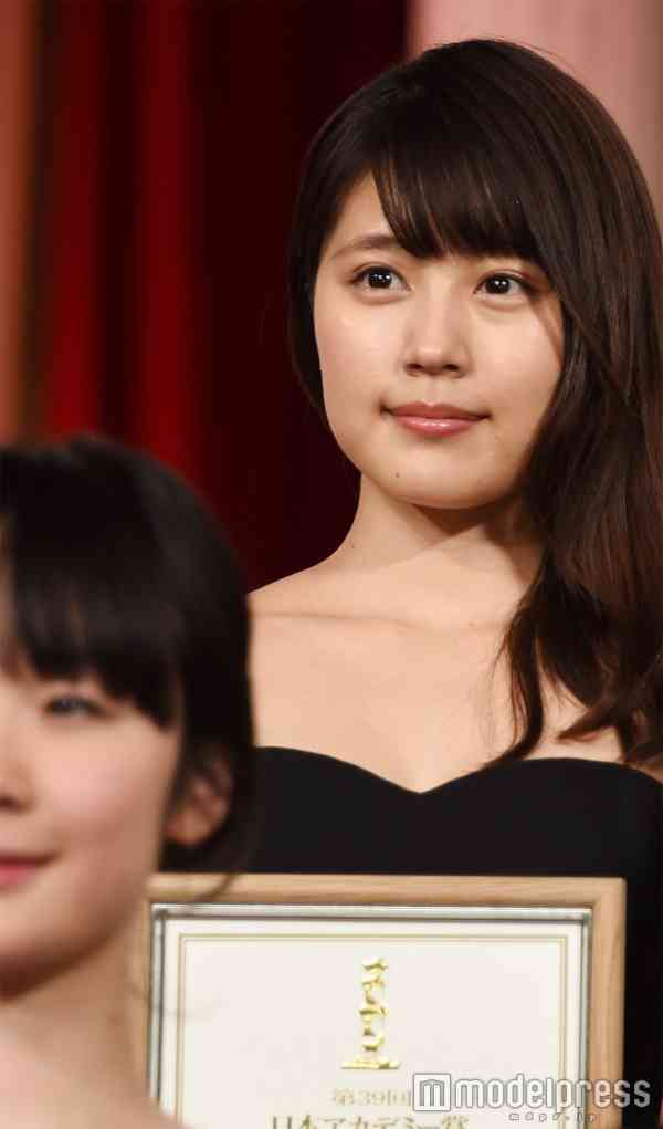 長澤まさみ、セクシー衣装で魅了