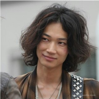 綾野剛、新妻・北川景子の美貌にほれぼれ　披露宴については笑顔でスルー