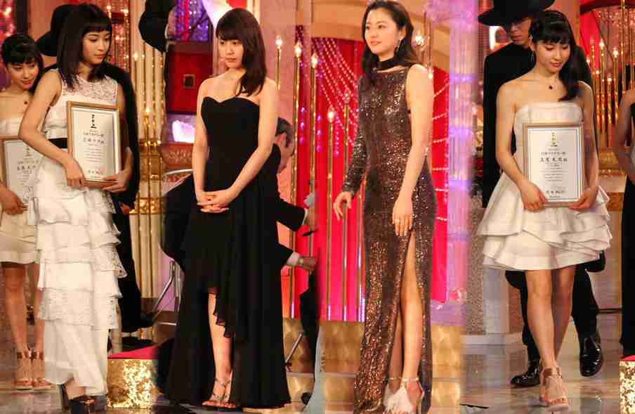長澤まさみ、セクシー衣装で魅了