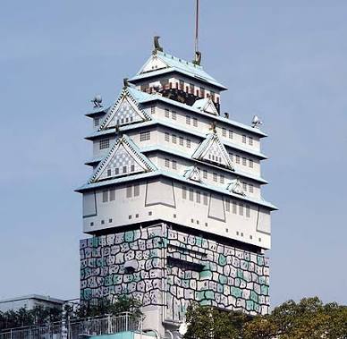 姫路城のプロジェクションマッピングに批判続出「世界遺産が…」「ラブホに見える」