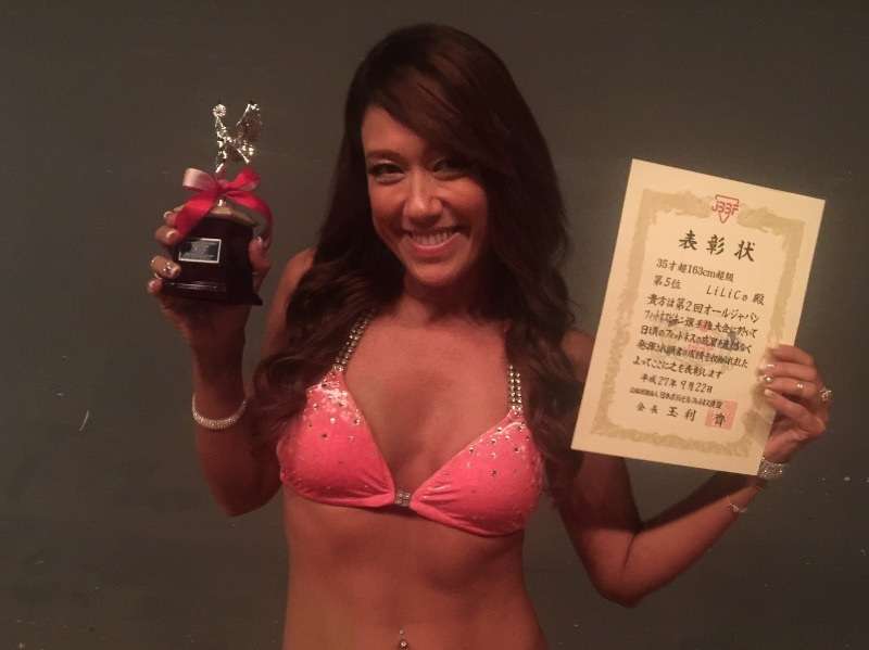 【画像】Lilico（45歳）、ボディビル大会初出場で全国5位！1日400kcalの食事制限に耐えトレーニング