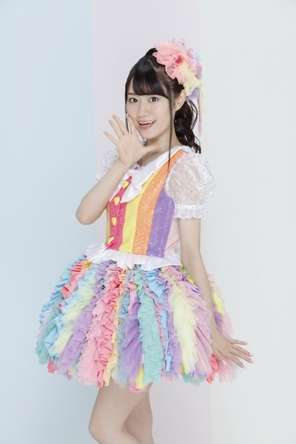女性アイドル、歌手の可愛い衣装を貼るトピ