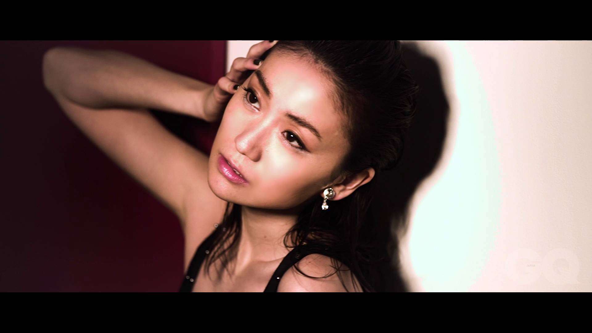笑顔がこぼれない奇跡の大島優子 - YouTube