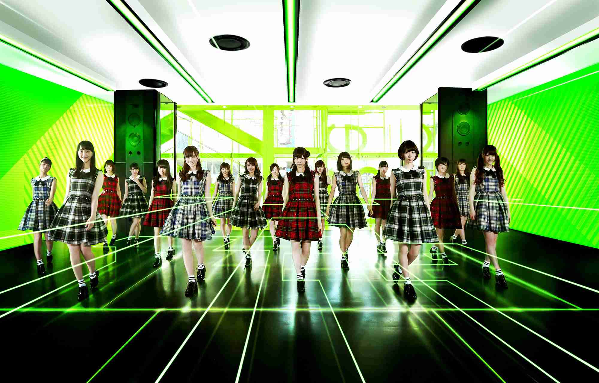 女性アイドル、歌手の可愛い衣装を貼るトピ