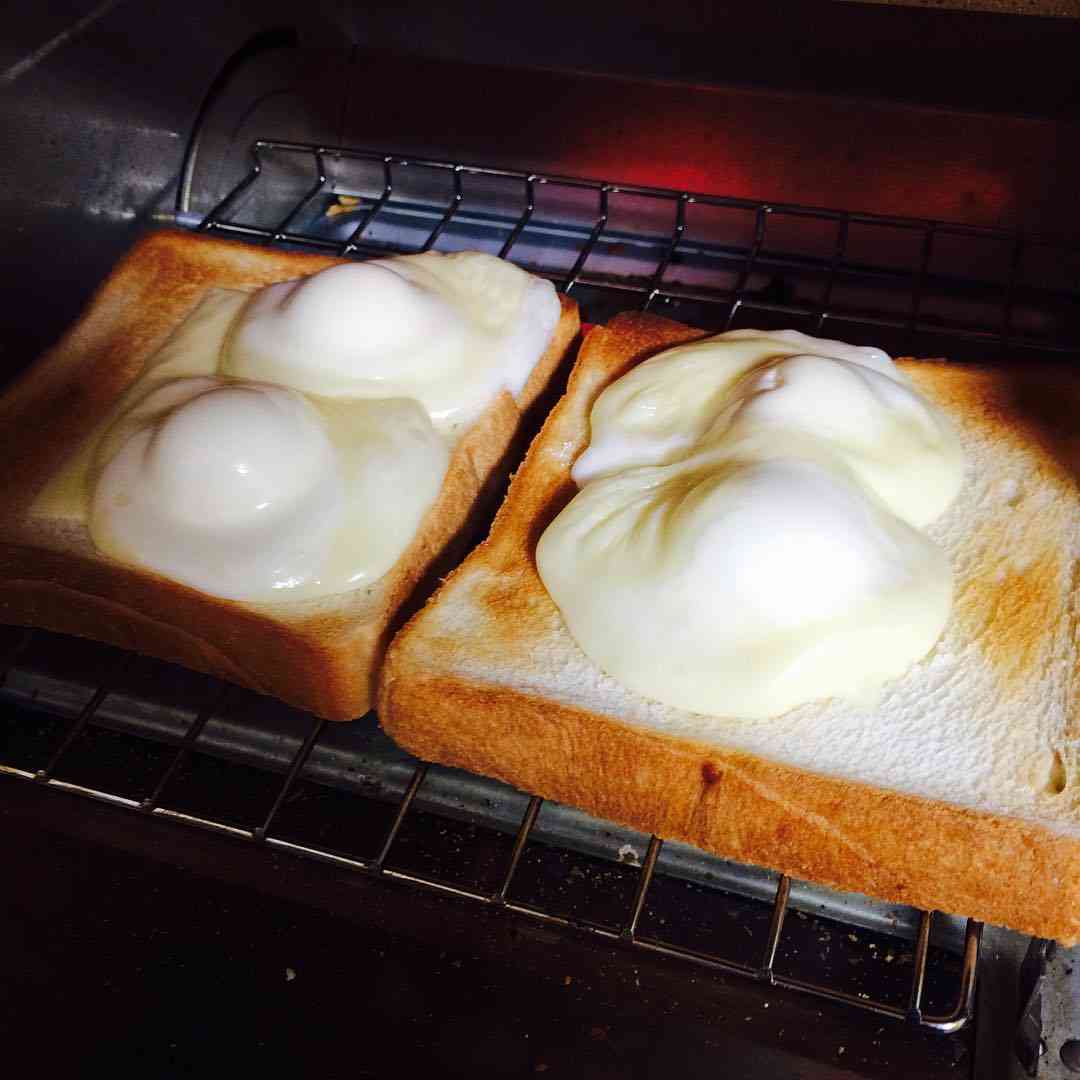のせて焼くだけ!「雪見だいふくトースト」にハマる人続出