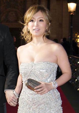 あゆ、セクシー路線のワケ　大胆なタトゥー公開は元カレとのペア？ （夕刊フジ） - Yahoo!ニュース