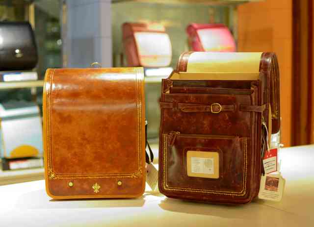 レクサスがランドセルを作った！スポーツカーと同素材の繊維も使用