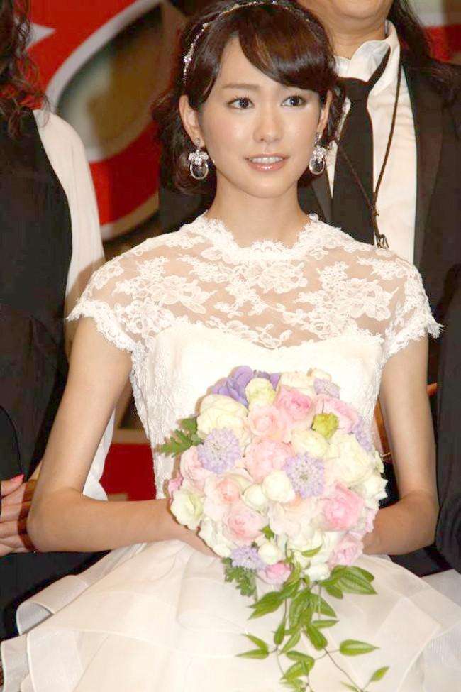 女性芸能人の素敵なドレス画像を貼るトピ♫