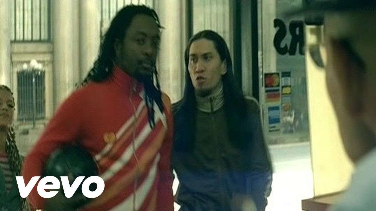 The Black Eyed Peas - Pump It - YouTube