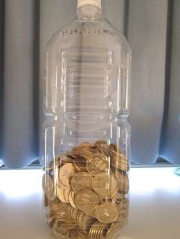 500円玉貯金してる人〜!