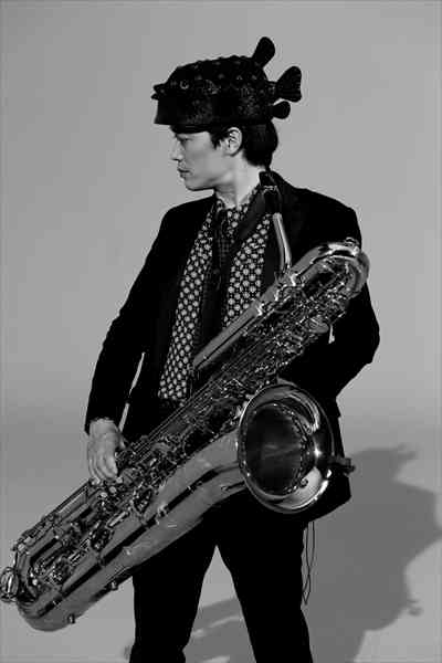 林家ペー&パー子夫妻が青衣装「新鮮でびっくり」