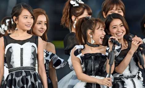 AKB48高橋みなみ卒コン冒頭で前田敦子登場  号泣デュエットで幕開け