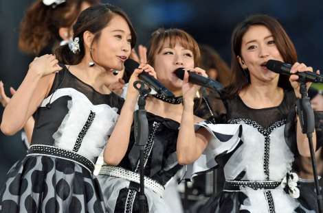 AKB48高橋みなみ卒コン冒頭で前田敦子登場  号泣デュエットで幕開け