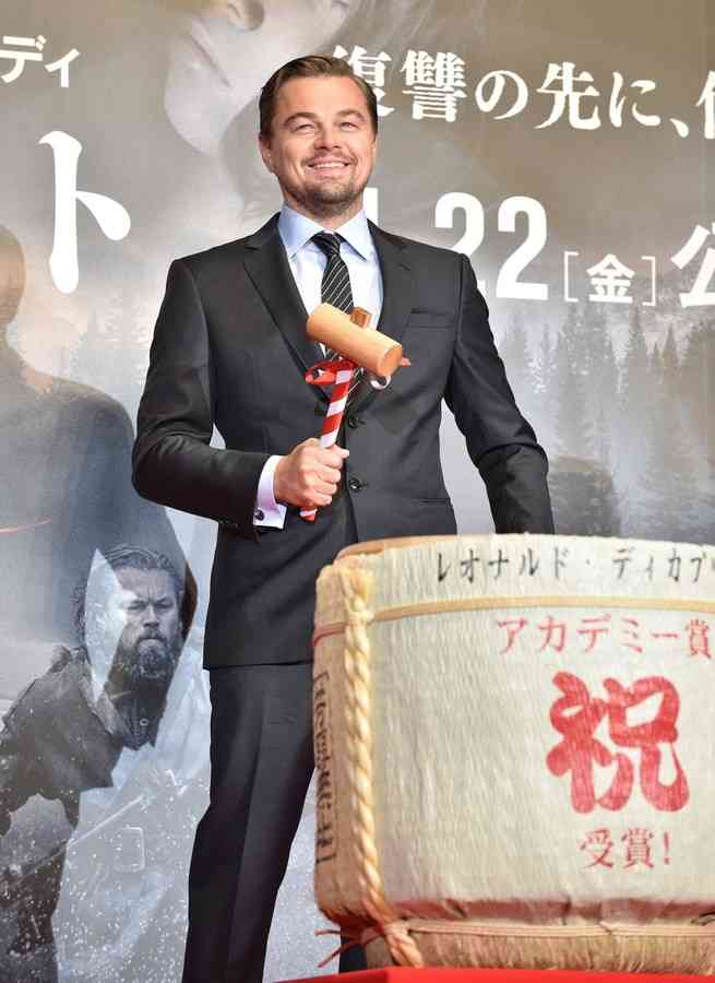 くまだまさしがレオナルド・ディカプリオに直撃するもSPの指示でつまみ出される