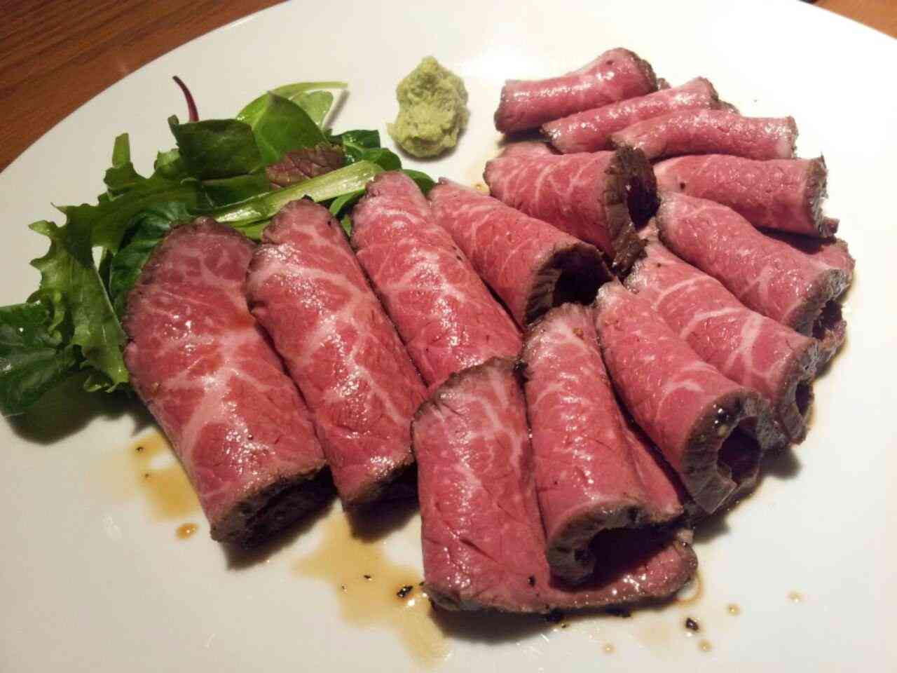 明日何食べますか？食べたいですか？