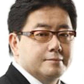 AKBを安倍首相と自衛隊に提供…注意！秋元康が愛国ビジネスを展開中｜LITERA／リテラ　本と雑誌の知を再発見