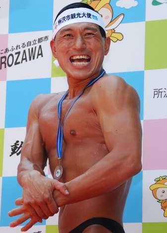 オードリー春日俊彰、地元所沢に“裸”で凱旋「皆さんのおかげでメダルが取れた」