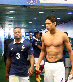 「よっ!」て言ってそうな画像ください