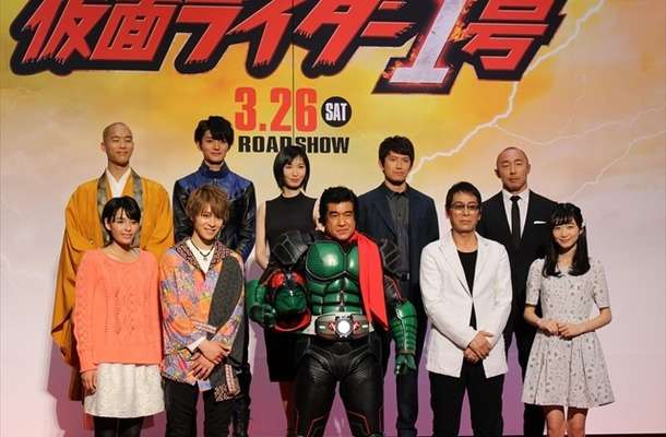 70歳・藤岡弘、45年ぶり“マスクオフ”で仮面ライダースーツ姿披露