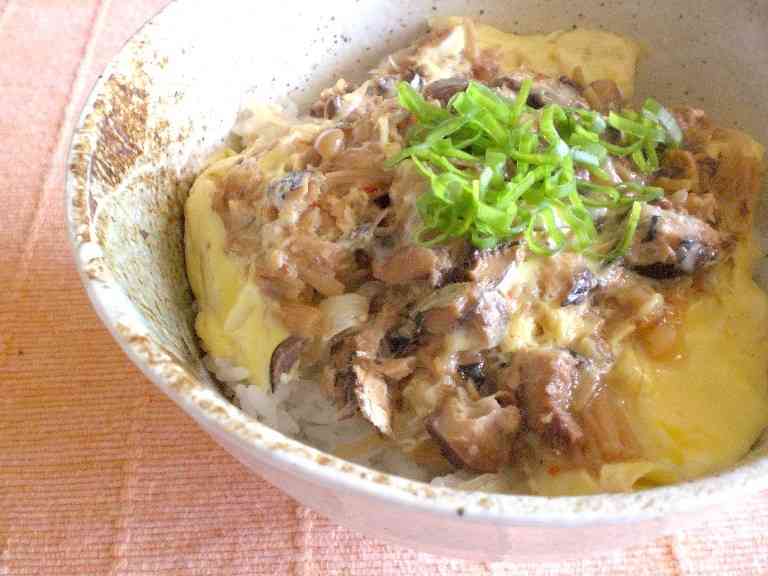簡単すぎる☆イワシとなめたけの卵とじ丼☆ by ピンクローズv(^o^) [クックパッド] 簡単おいしいみんなのレシピが231万品