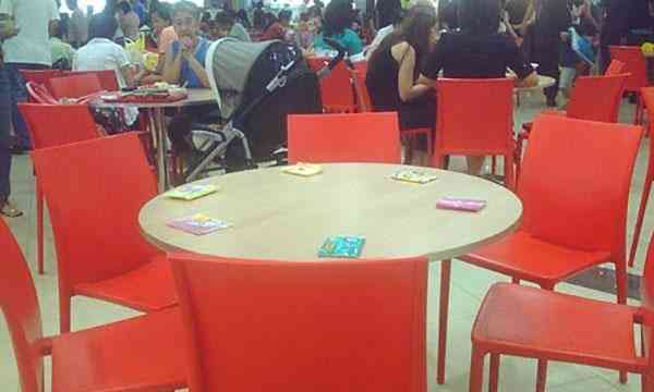 セルフカフェでの場所取り、どうしてますか？