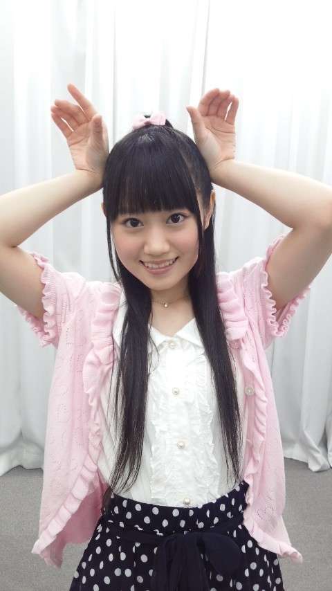 女性アイドル、歌手の可愛い衣装を貼るトピ