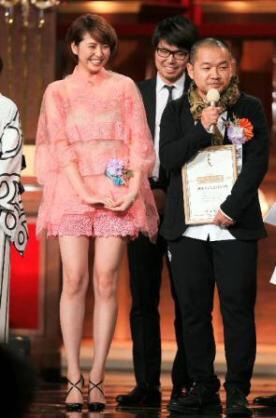 長澤まさみ、セクシー衣装で魅了