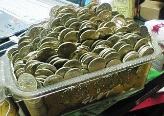 500円玉貯金してる人〜!