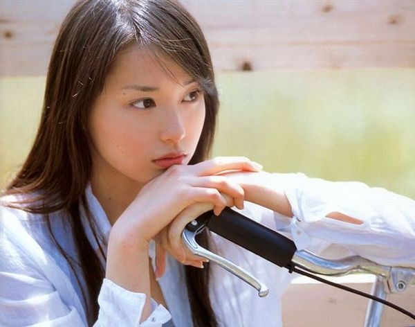 有名人！白シャツ・白ブラウス画像