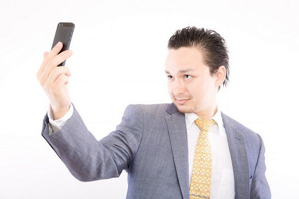 男性の「コンプレックス」ランキング1位は…まさかの「コンプレックス無し」