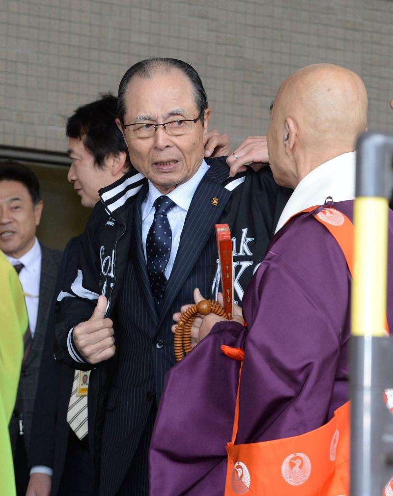 王会長、金銭やりとりに有害行為ない認識を強調 - 野球 : 日刊スポーツ