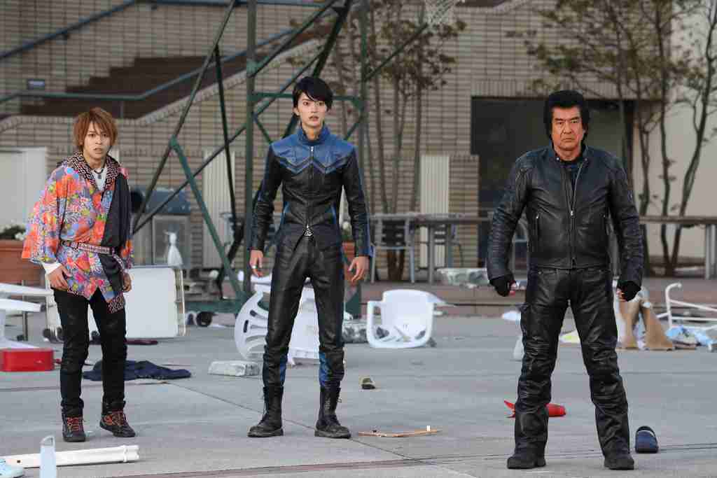 70歳・藤岡弘、45年ぶり“マスクオフ”で仮面ライダースーツ姿披露