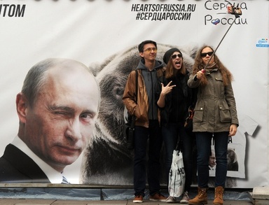 ロシアで「自撮り」死亡事故が多発、政府が安全運動を開始　写真1枚　国際ニュース：AFPBB News