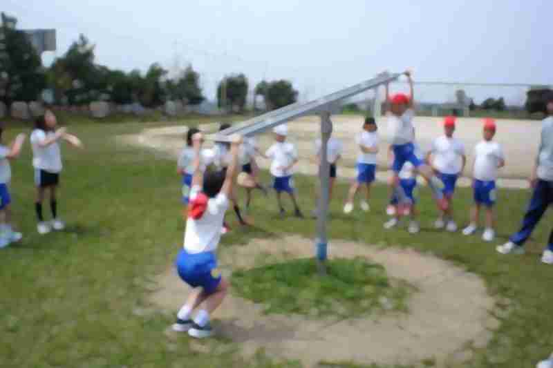 組体操中止で思い出される学校空間の危険な遊具