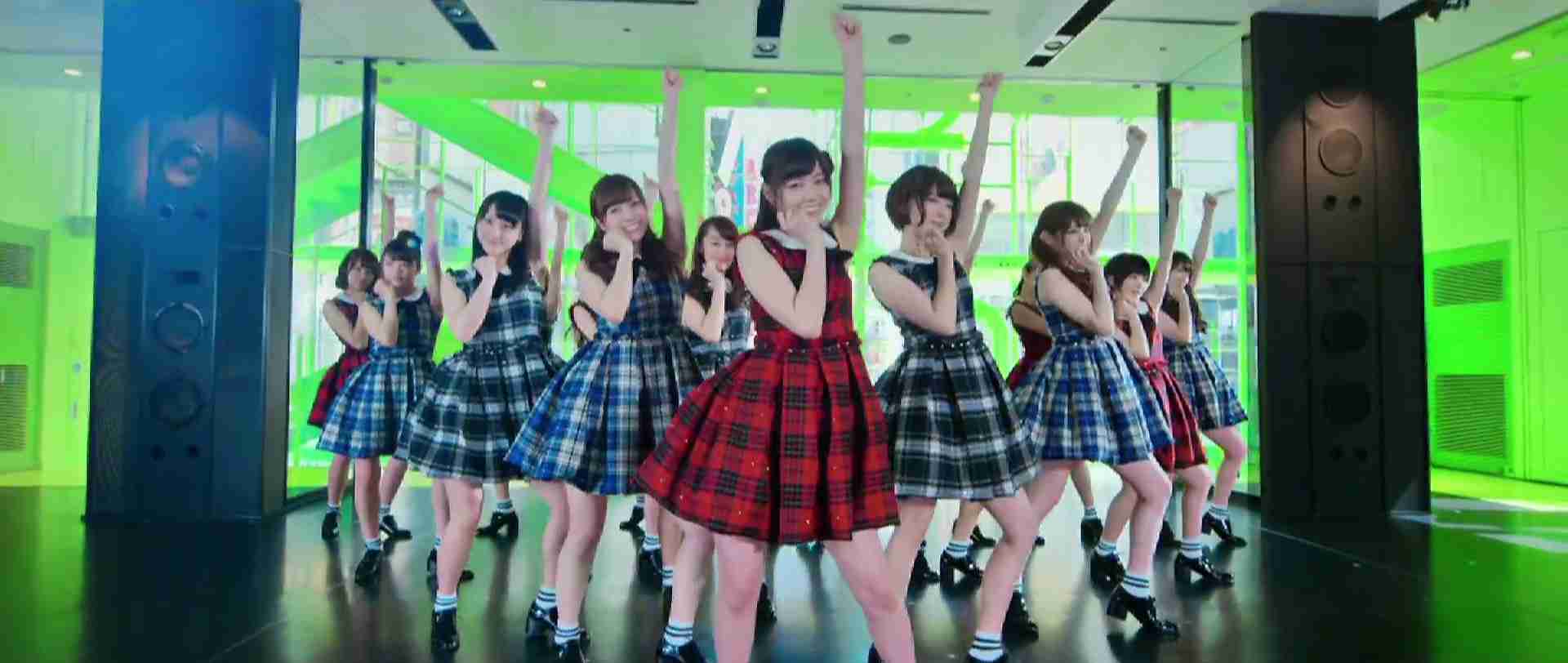 女性アイドル、歌手の可愛い衣装を貼るトピ