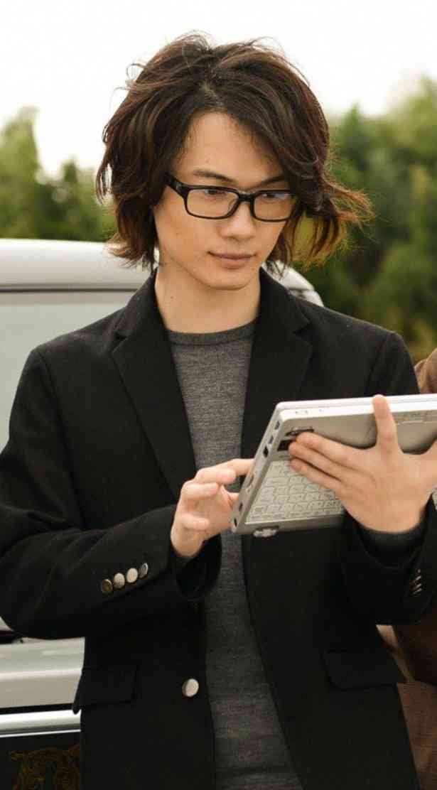 神木隆之介 「サムライせんせい」で女装メイド姿を披露