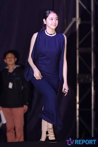 長澤まさみ、セクシー衣装で魅了