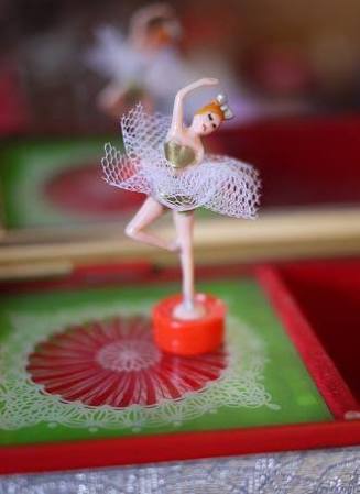 色々なオルゴールの画像